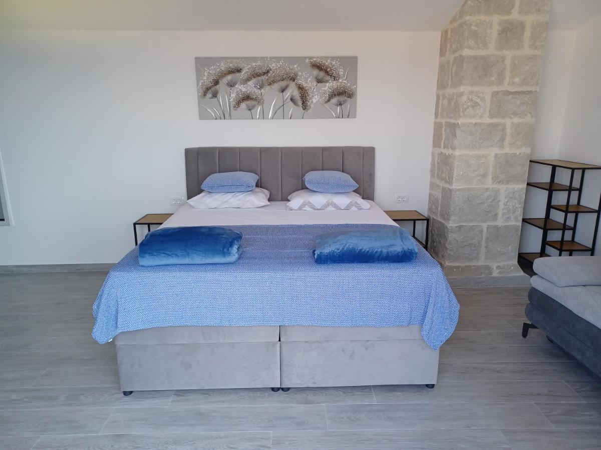 Вилла Olive Stone House Макарска Экстерьер фото