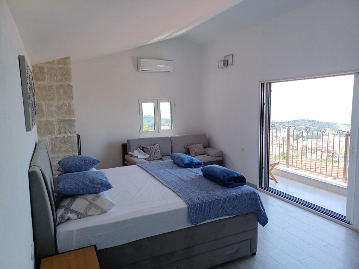 Вилла Olive Stone House Макарска Экстерьер фото